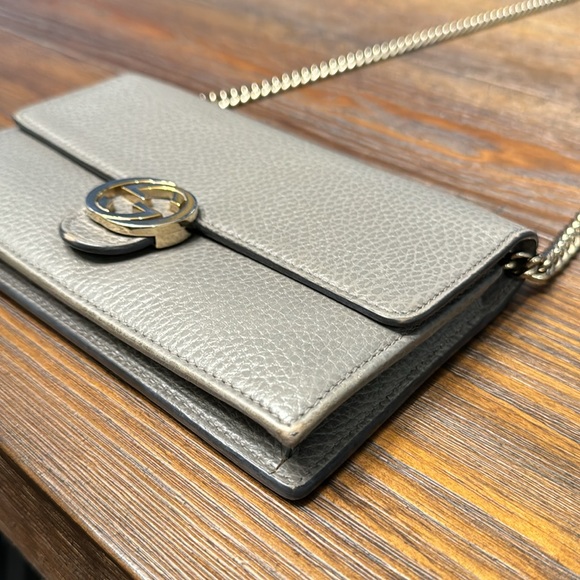 Authentic GUCCI Grey Wallet on a Chain Crossbody - Picture 6 of 16